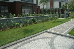 Bahçe Kare Taş Uygulamasi